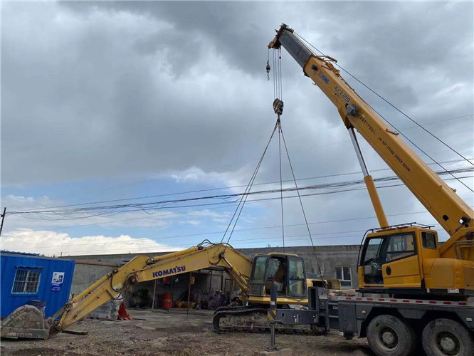 白玉县25吨吊车的工作半径是多少？